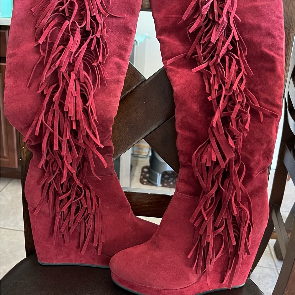 Nature breeze knee high red fringe 5.5 boots